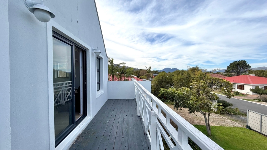 3 Bedroom Property for Sale in Heuningkloof Western Cape